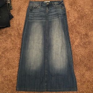Maurices Long Skirt Size 1/2